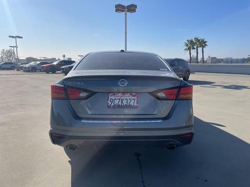 2022 Nissan Altima SR FWD