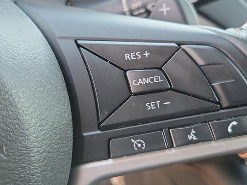 2022 Nissan Altima SR FWD