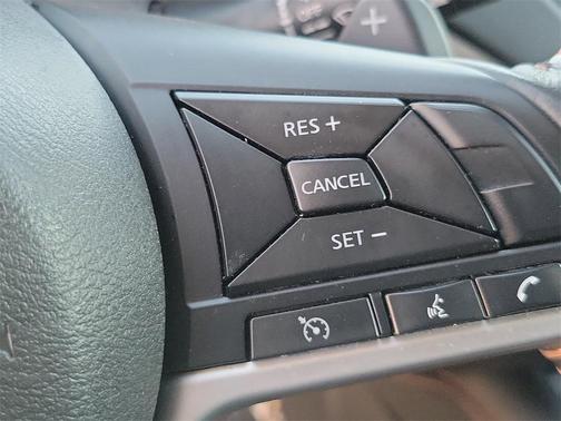 2022 Nissan Altima SR FWD