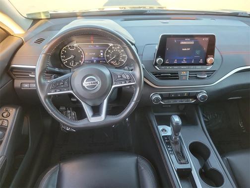 2022 Nissan Altima SR FWD