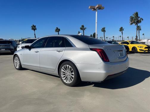 2018 Cadillac CT6 2.0L Turbo Luxury