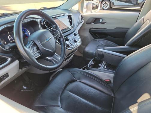 Billet Silver Metallic Clearcoat 2021 Chrysler Pacifica Hybrid Touring L