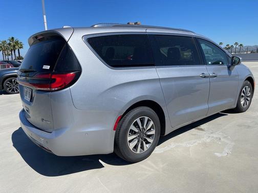 2021 Chrysler Pacifica Hybrid Touring L