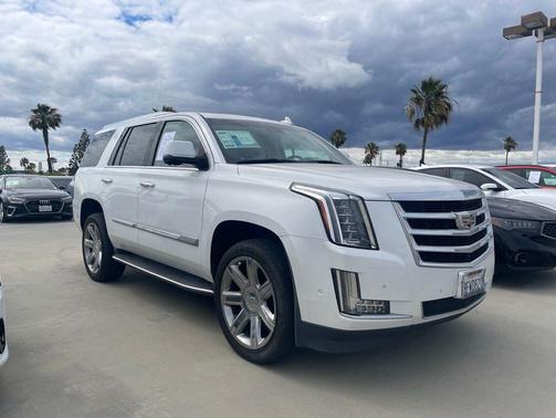 Crystal White Tricoat 2019 Cadillac Escalade Luxury