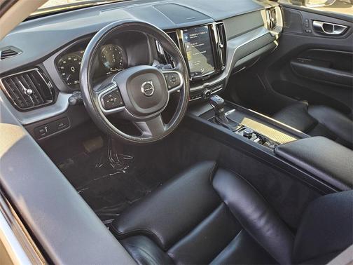 2019 Volvo XC60 T5 Momentum