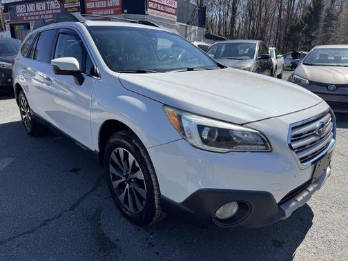 Crystal White Pearl 2017 Subaru Outback 3.6R Limited