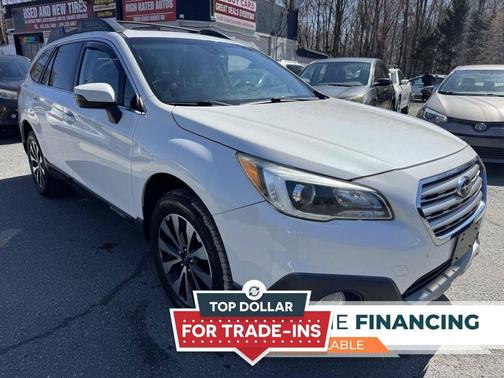 Crystal White Pearl 2017 Subaru Outback 3.6R Limited