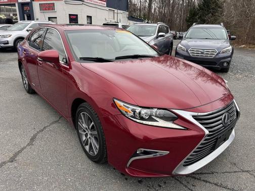 2018 Lexus ES 300h Base