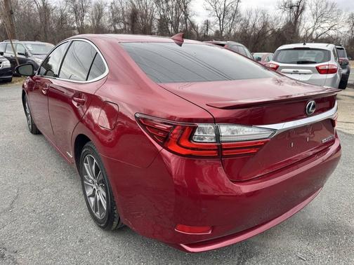 2018 Lexus ES 300h Base