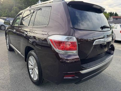BURGUN 2013 Toyota Highlander Hybrid Limited