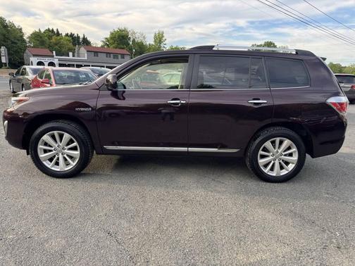 BURGUN 2013 Toyota Highlander Hybrid Limited