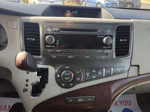 2014 Toyota Sienna XLE