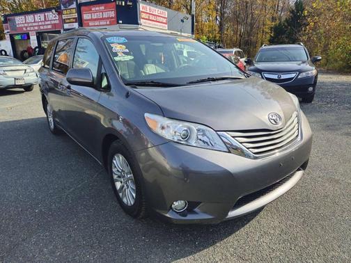2014 Toyota Sienna XLE