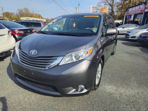 2014 Toyota Sienna XLE
