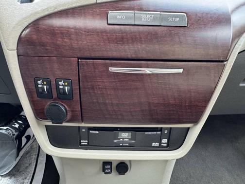 2011 Toyota Sienna XLE