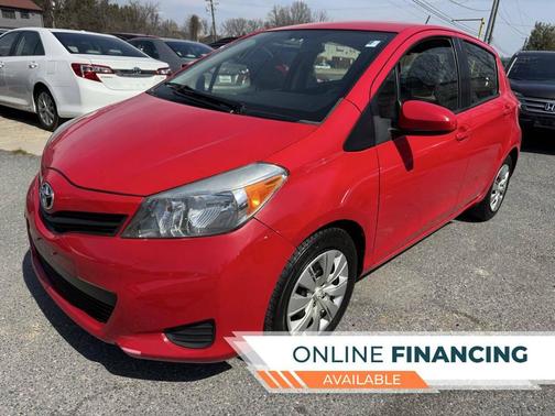 2013 Toyota Yaris LE