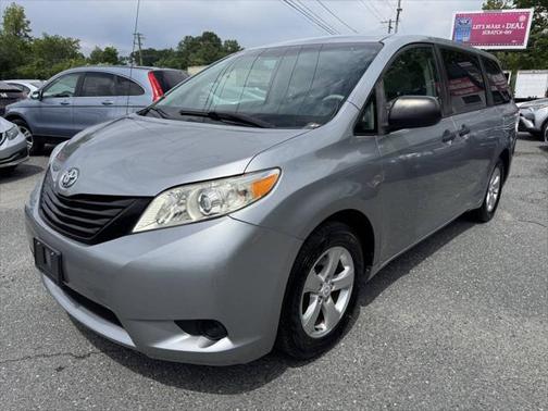 2011 Toyota Sienna LE