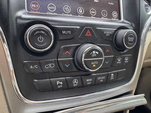 Diamond Black Crystal Pearlcoat 2018 Jeep Grand Cherokee Limited