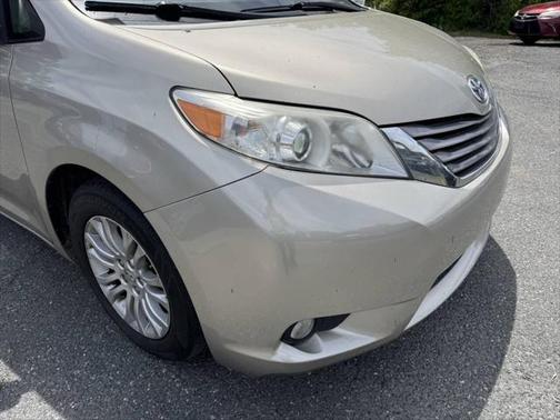 2016 Toyota Sienna XLE