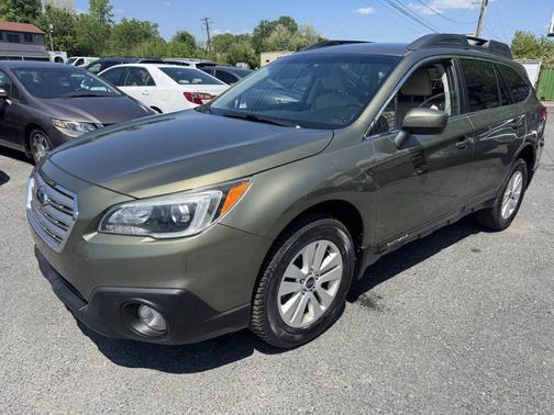 Wilderness Green Metallic 2017 Subaru Outback 2.5i Premium