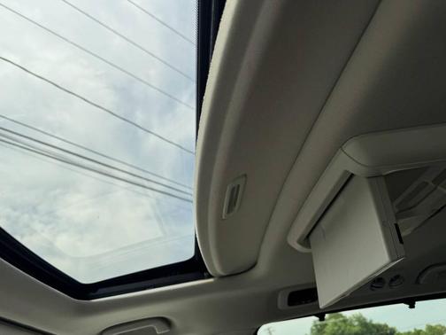 WHITE 2015 Honda Odyssey Touring