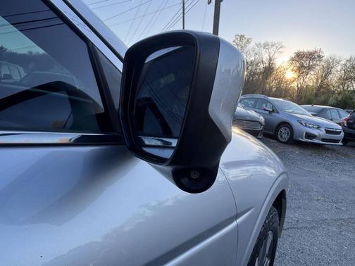 Alabaster Silver Metallic 2015 Honda Crosstour EX