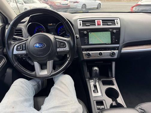 Ice Silver Metallic 2017 Subaru Outback 3.6R Limited