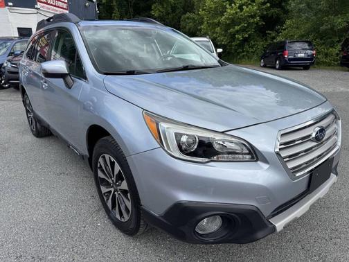 Ice Silver Metallic 2017 Subaru Outback 3.6R Limited