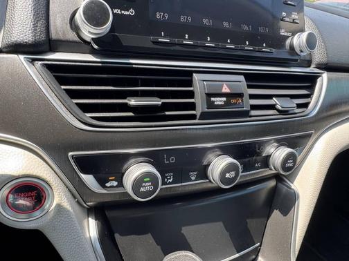 Radiant Red Metallic 2018 Honda Accord LX