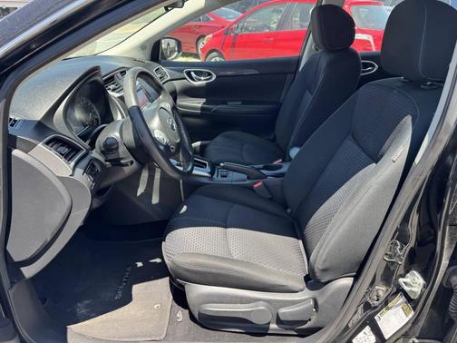 Super Black 2019 Nissan Sentra SR