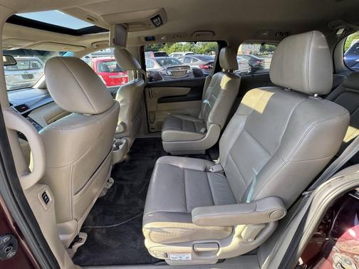 BURGUN 2012 Honda Odyssey Touring