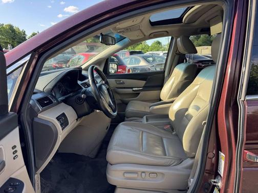 BURGUN 2012 Honda Odyssey Touring