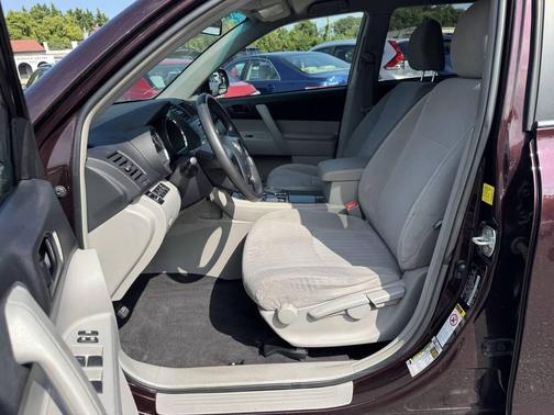 2011 Toyota Highlander SE