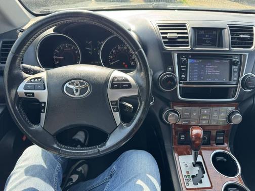 BLUE 2013 Toyota Highlander Limited