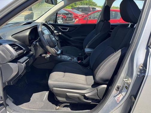 Ice Silver Metallic 2019 Subaru Forester Base