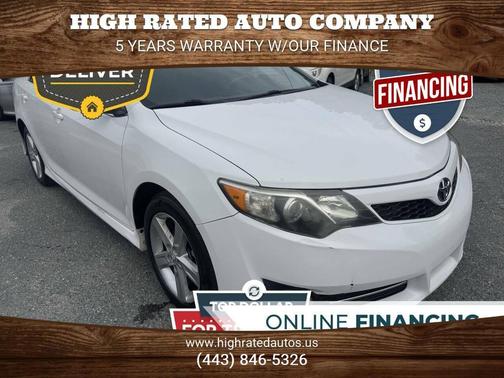 WHITE 2014 Toyota Camry SE