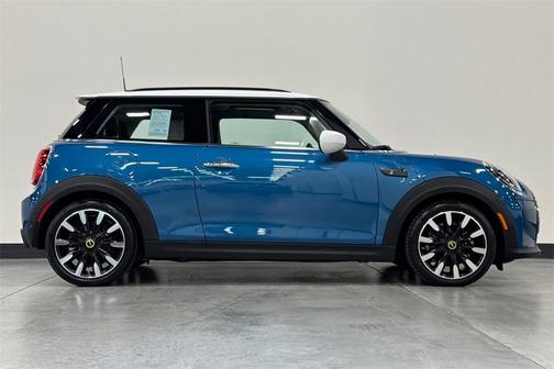 2024 MINI SE Hardtop Cooper