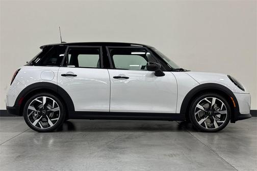 2025 MINI Hardtop C Signature Trim