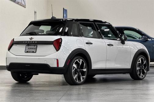 2025 MINI Hardtop C Signature Trim