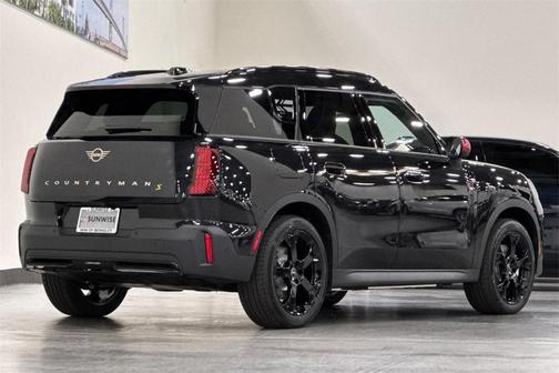 2025 MINI Countryman Base