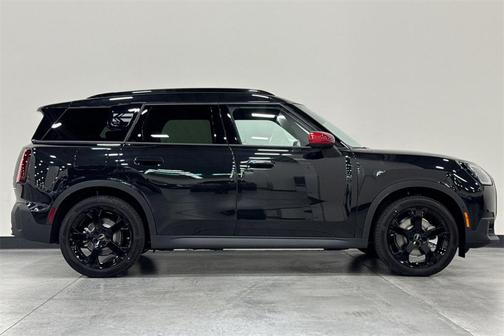 2025 MINI Countryman Base