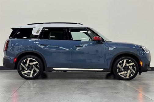 2025 MINI Countryman Base