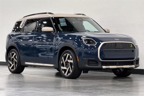 2025 MINI Countryman Base