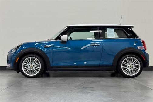 2024 MINI SE Hardtop Cooper