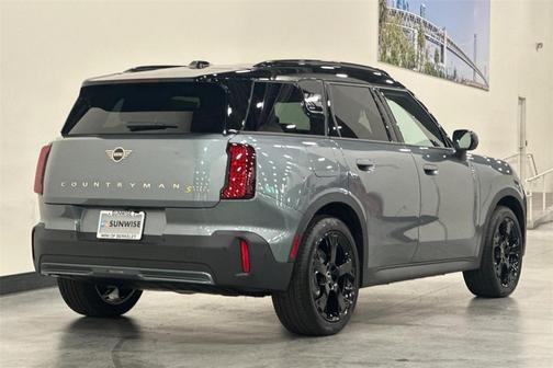 2025 MINI Countryman Base