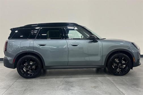 2025 MINI Countryman Base