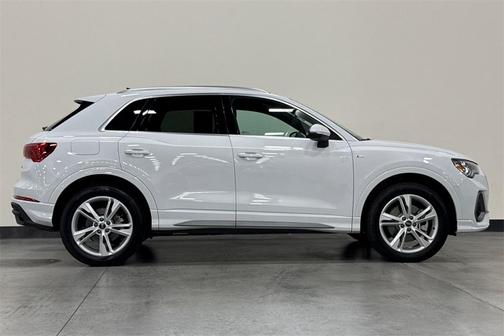 2024 Audi Q3 45 S line Premium