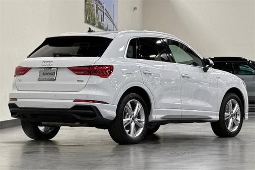 2024 Audi Q3 45 S line Premium