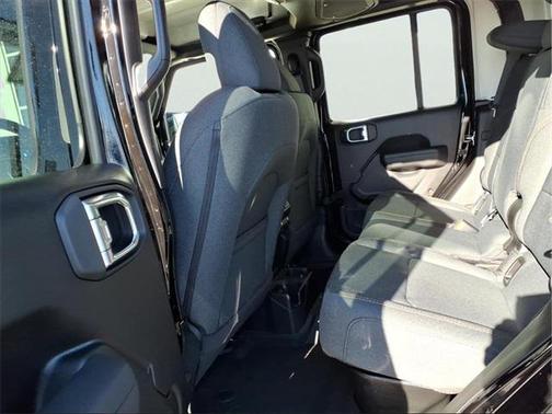 2026 Jeep Gladiator Willys 4x4