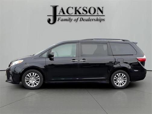 2018 Toyota Sienna SE